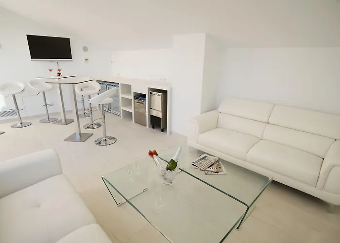 Sindic - Adults Only