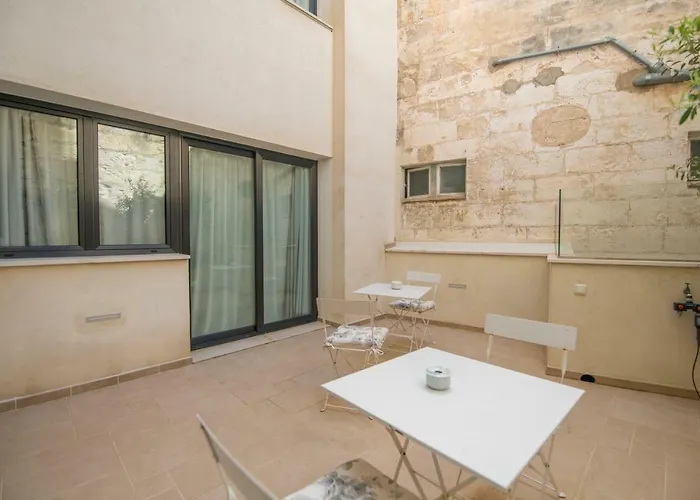 Sindic - Adults Only ماهون